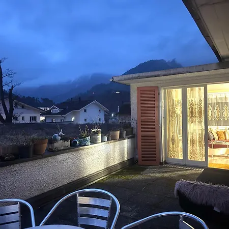 Bahnhof West Lägenhet *