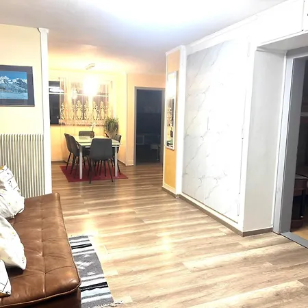 Bahnhof West Lägenhet *