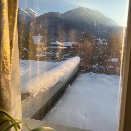 Bahnhof West 아파트