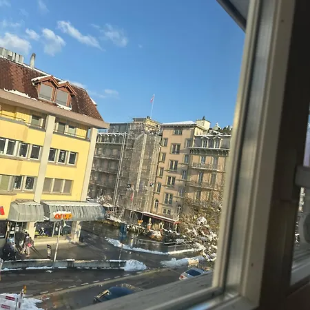 Bahnhof West Apartman *